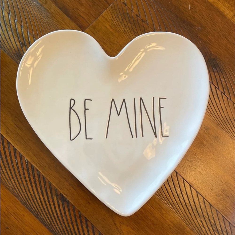 Rae Dunn “Be Mine” Valentine’s Day plate